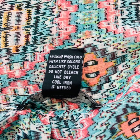 Living Doll Casual Aztec Print Chiffon Blouse Size XS Women's - Picture 8 of 8